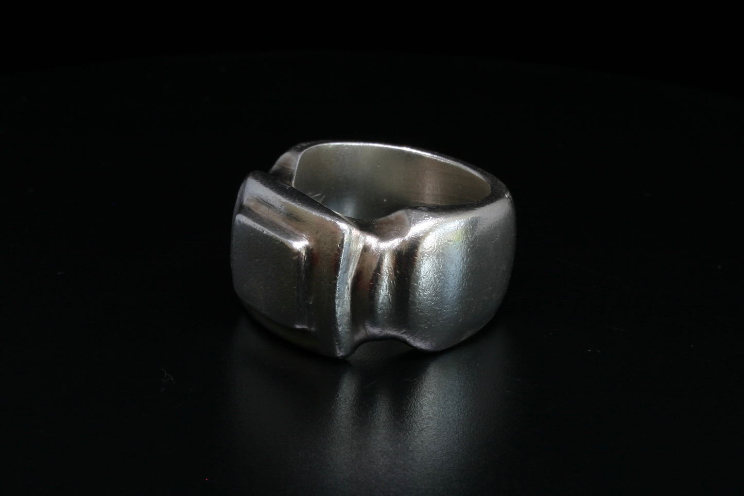 MOUTHFUL Ring
