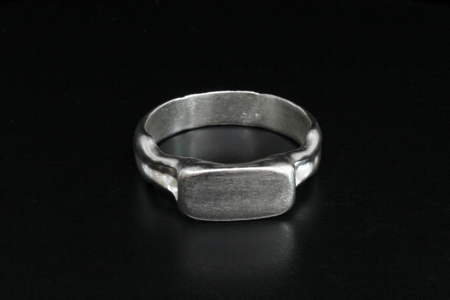 LAUREL Ring